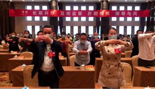 疫情期間衢州兩會(huì)作揖禮，盡顯古代文明禮節(jié)